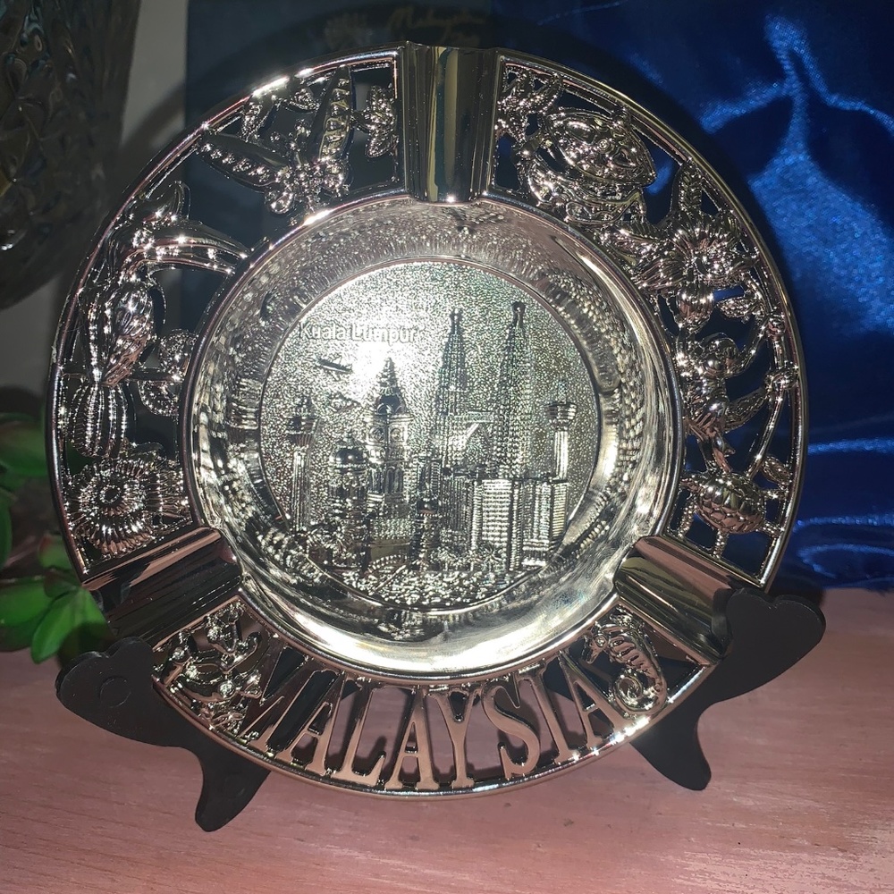 ViaCodice Vintage Malaysian Ashtray Silver Tone Metal Ashtray new in box